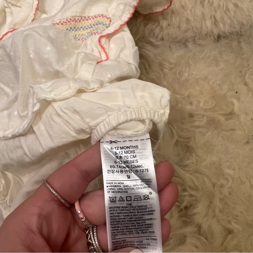 Gap Bundle - Picture 4 of 10